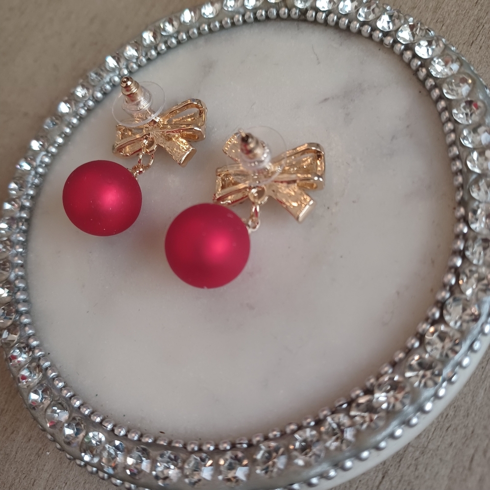 Red and Gold Holiday Christmas Bow Rhinestone Dangle Drop Earrings - Picture 11 of 11